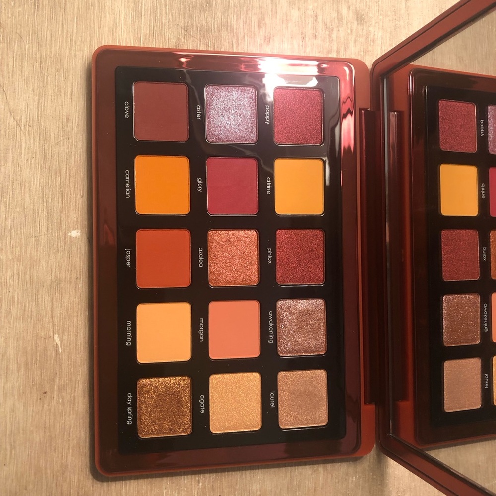 Natasha Denona Sunrise palette